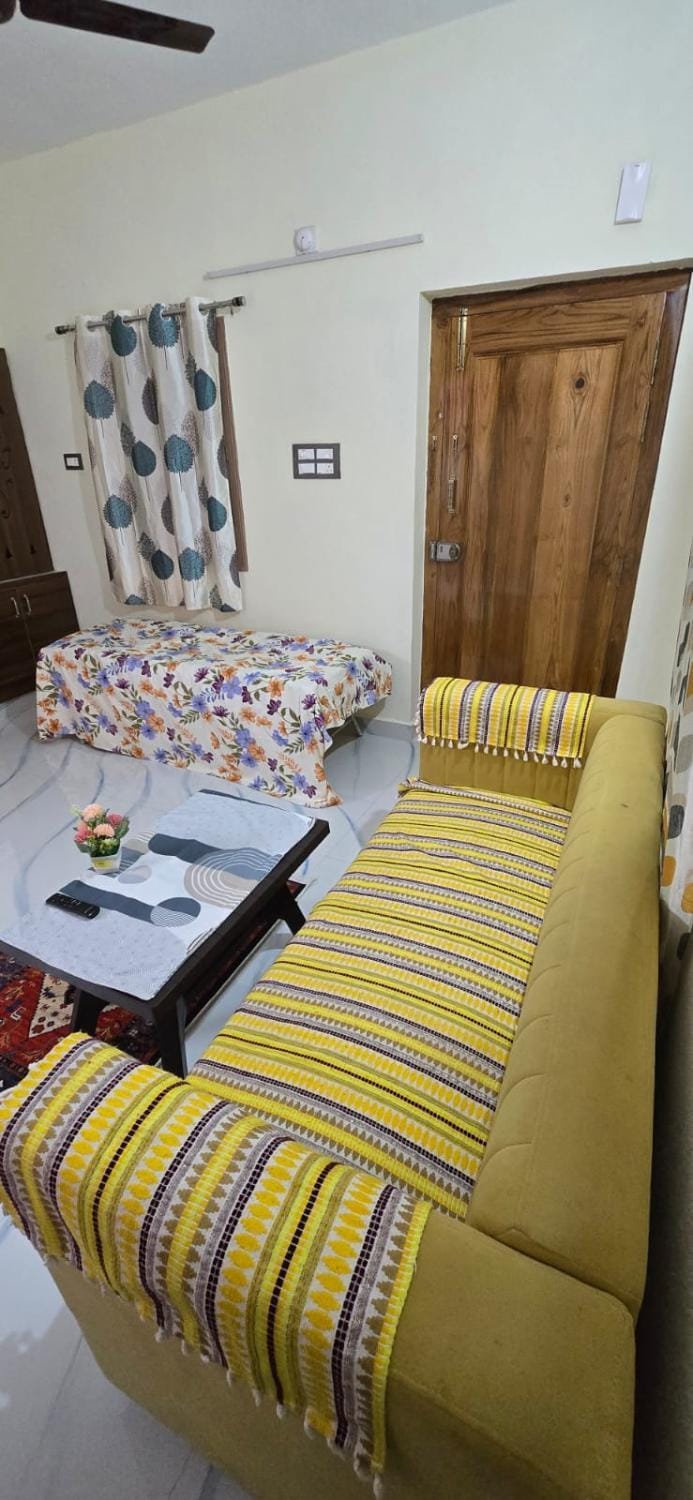 Rajeswari home stay 1bhk Ac Apartment in Tirupati