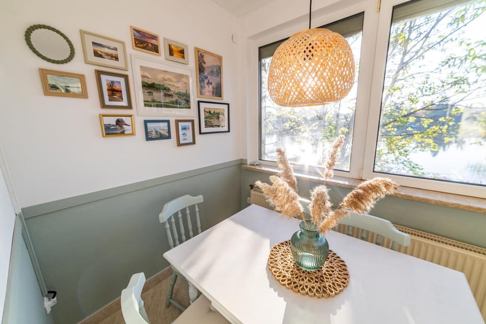 Dining area, Sunrise