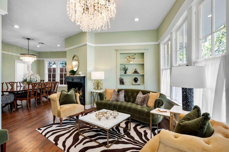 Carriage Haus - Hot Tub & Close to Marketplatz House in Fredericksburg