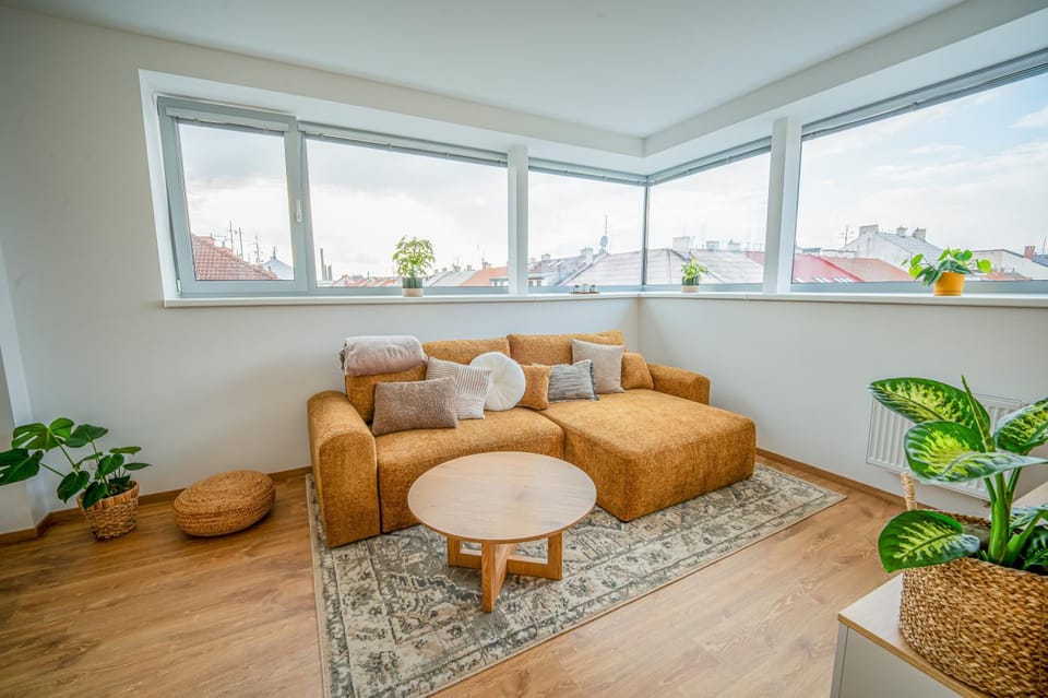 View (from property/room), Living room, City view, Street view