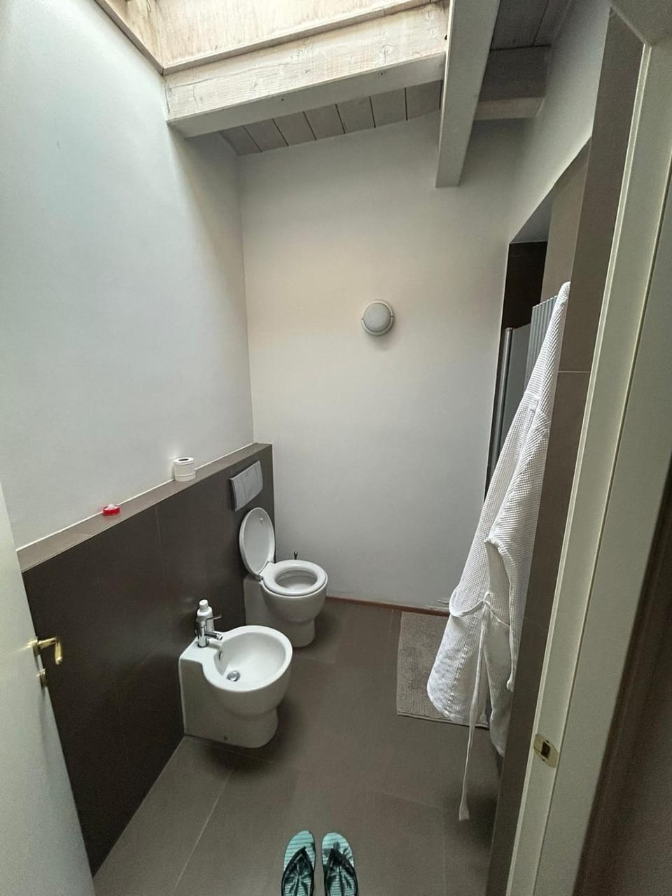 Bathroom, bidet