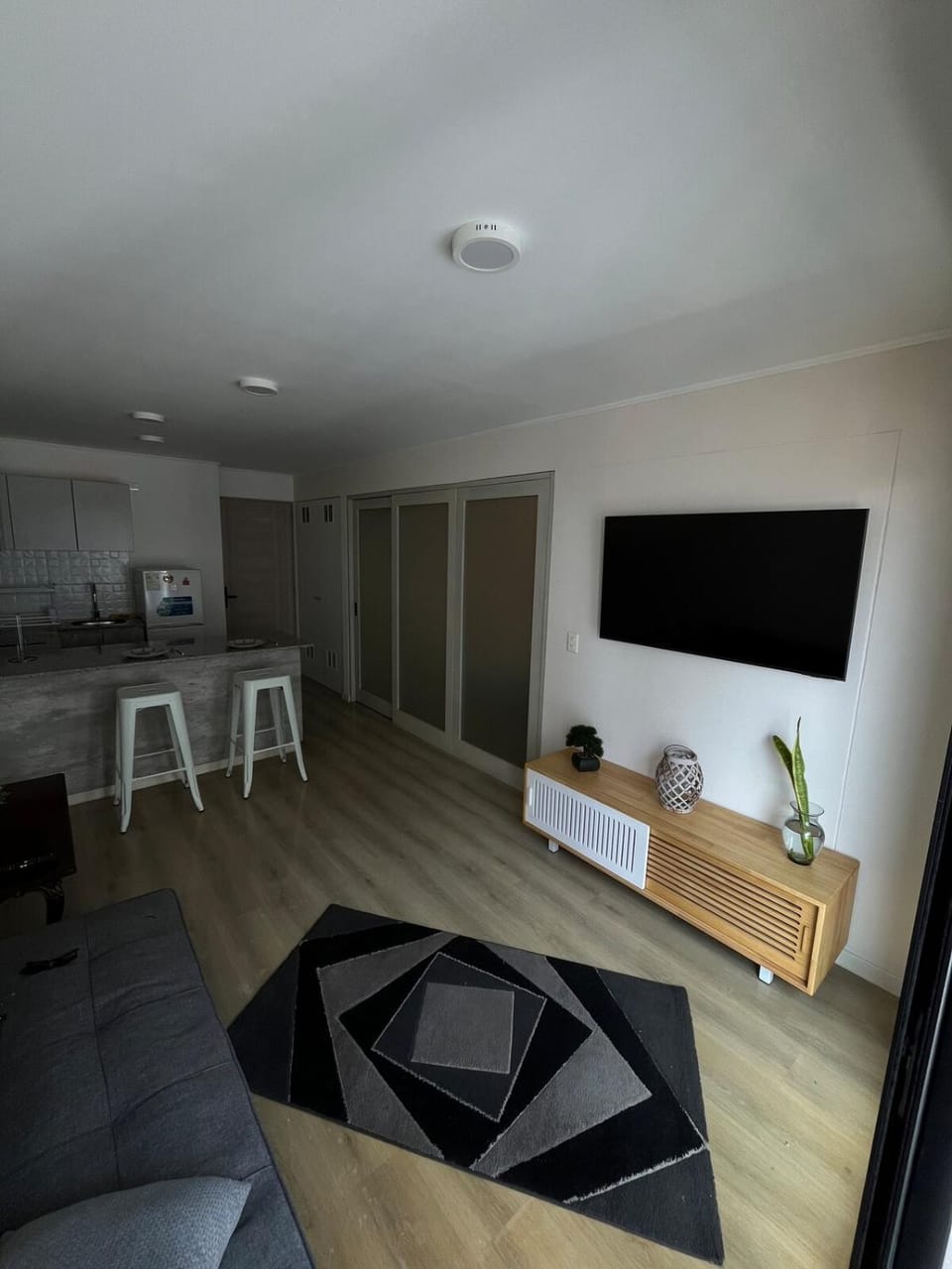 Dining area, pet friendly