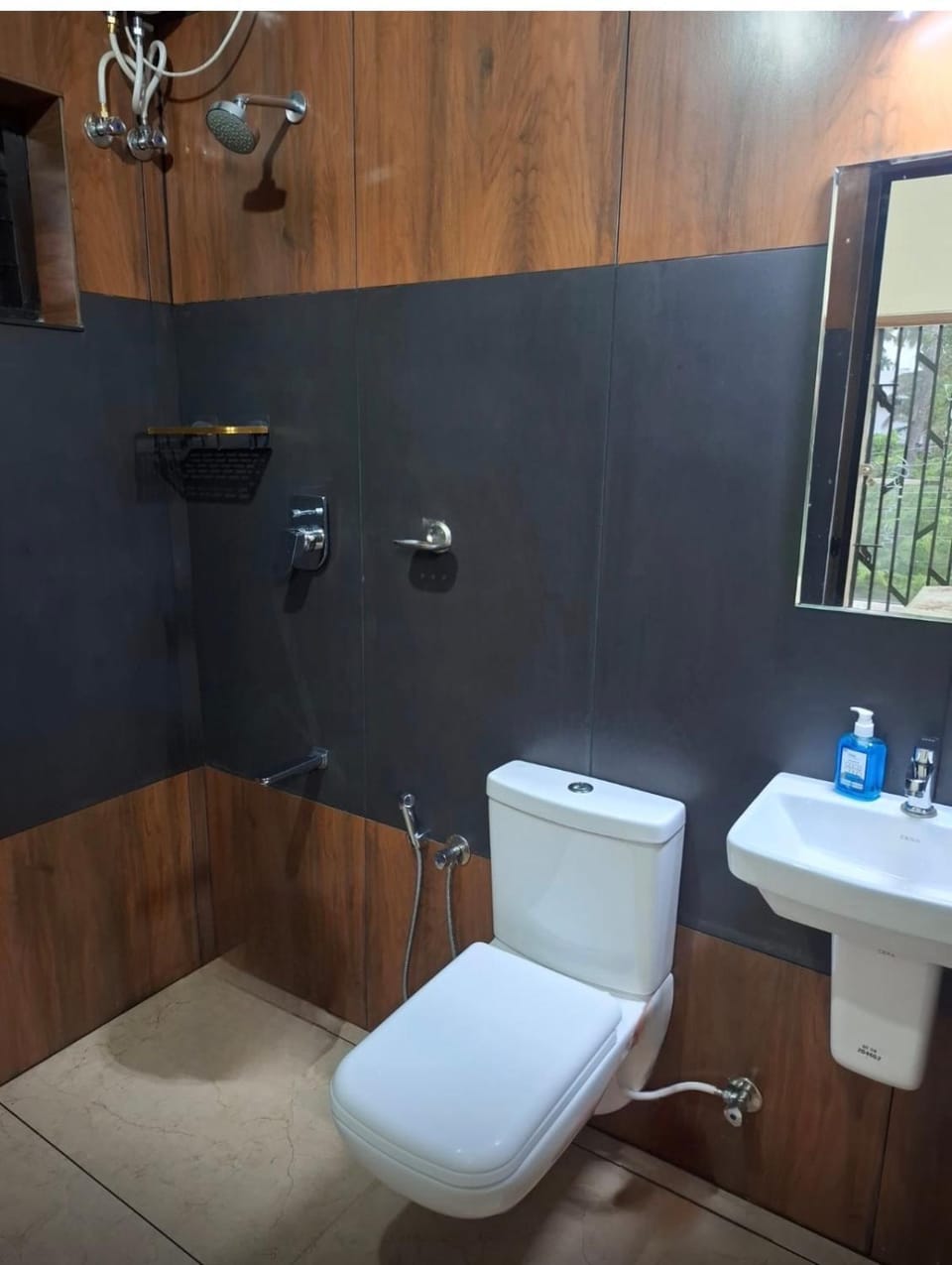 Hyzin Suites Apartment in Thiruvananthapuram