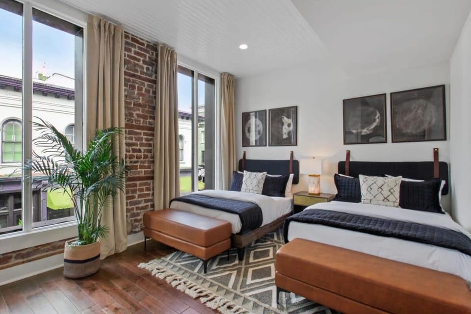 3BR Historic District Condo Vibrant Nightlife House in Savannah