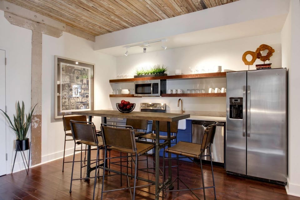 6BR Downtown Savannah Condo Walk to Nightlife House in Savannah