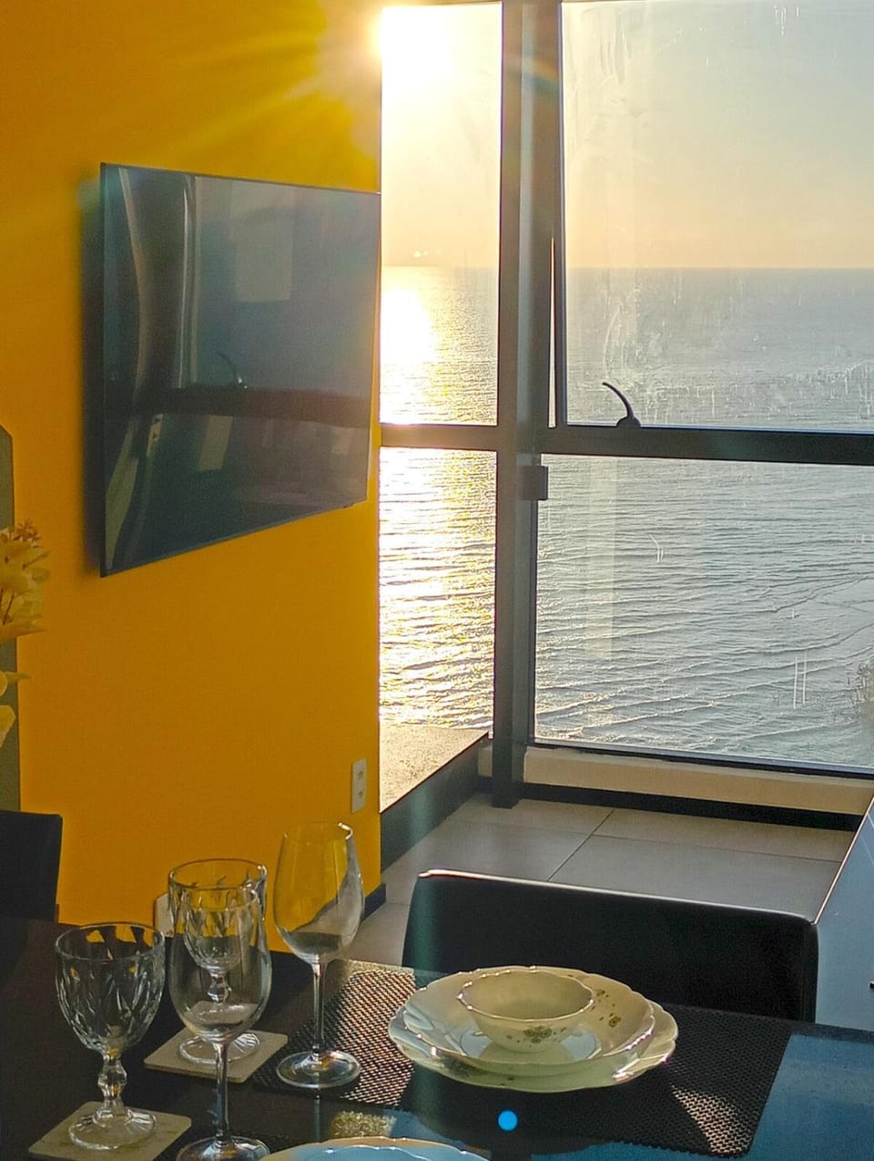 Natural landscape, TV and multimedia, Dining area, Evening entertainment, Sea view