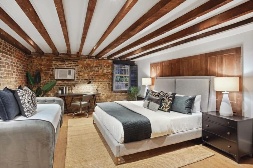 Historic 1800s Restoration Downtown Savannah House in Savannah