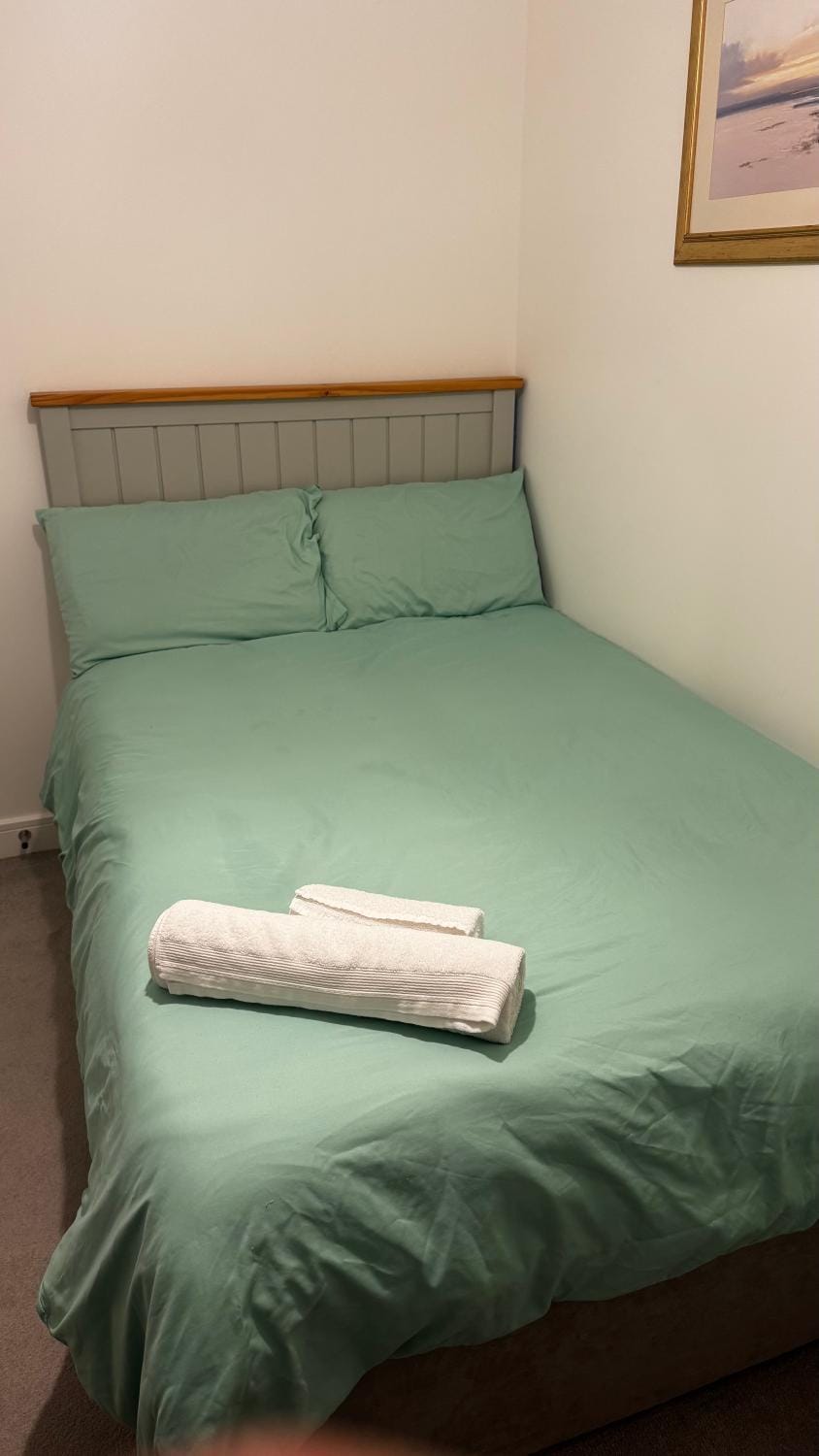 Relaxing Sunrise Room Ideal for Work Unwind Vacation rental in Didcot