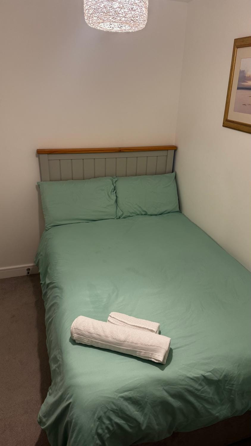 Relaxing Sunrise Room Ideal for Work Unwind Vacation rental in Didcot