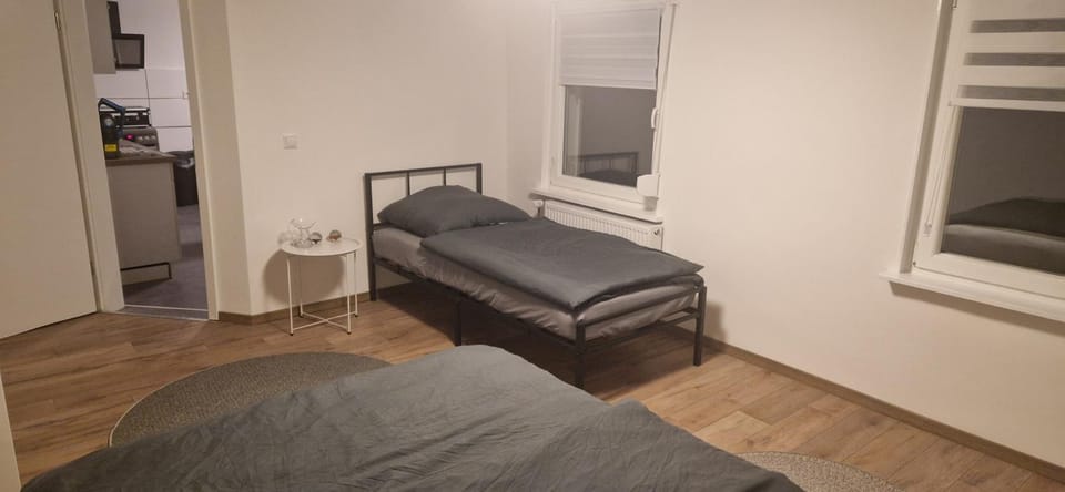 Bed, TV and multimedia, Bedroom, internet