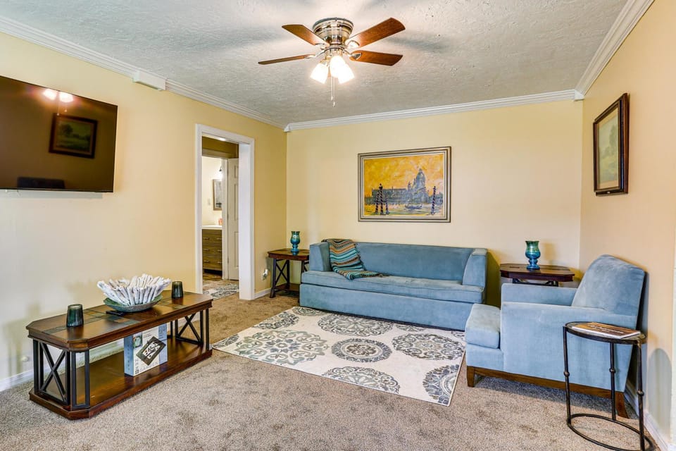 Port Arthur Homebase: Work, Dine & Play! Apartment in Port Arthur