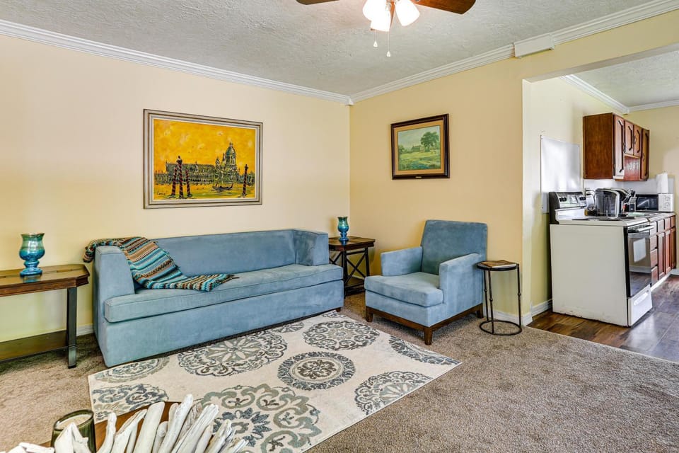 Port Arthur Homebase: Work, Dine & Play! Apartment in Port Arthur