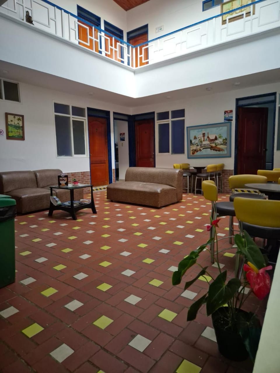 Communal lounge/ TV room