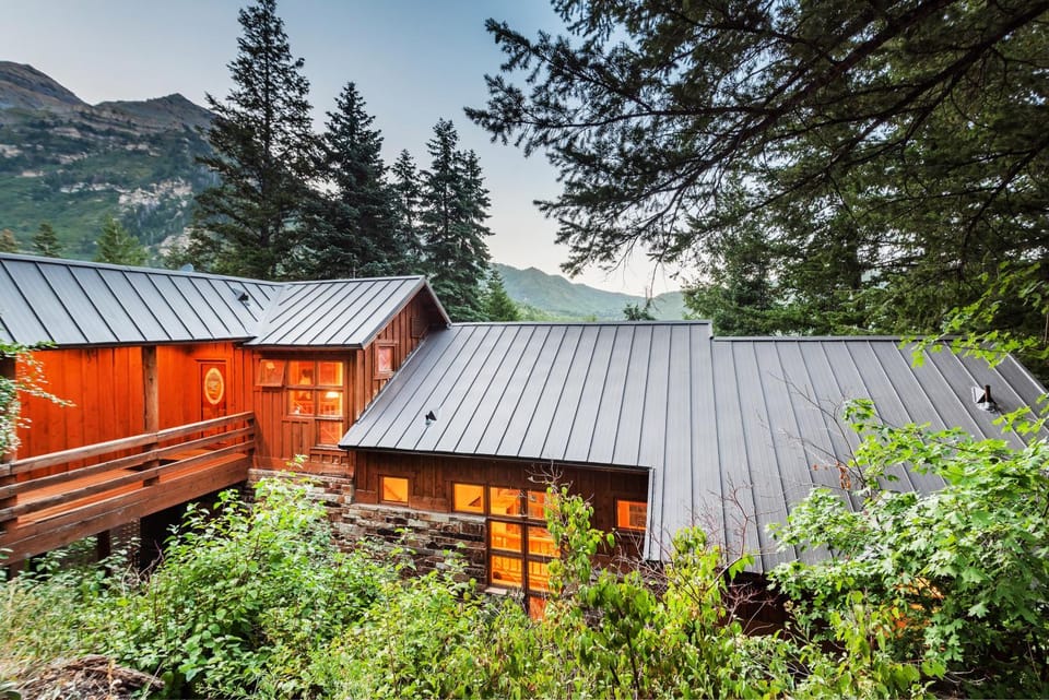 Raven Wood - 400ft to ski runs, hot tub, sauna House in Sundance