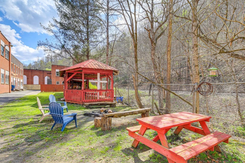 Warrior Trail Access! Converted Schoolhouse Suite Apartment in West Virginia