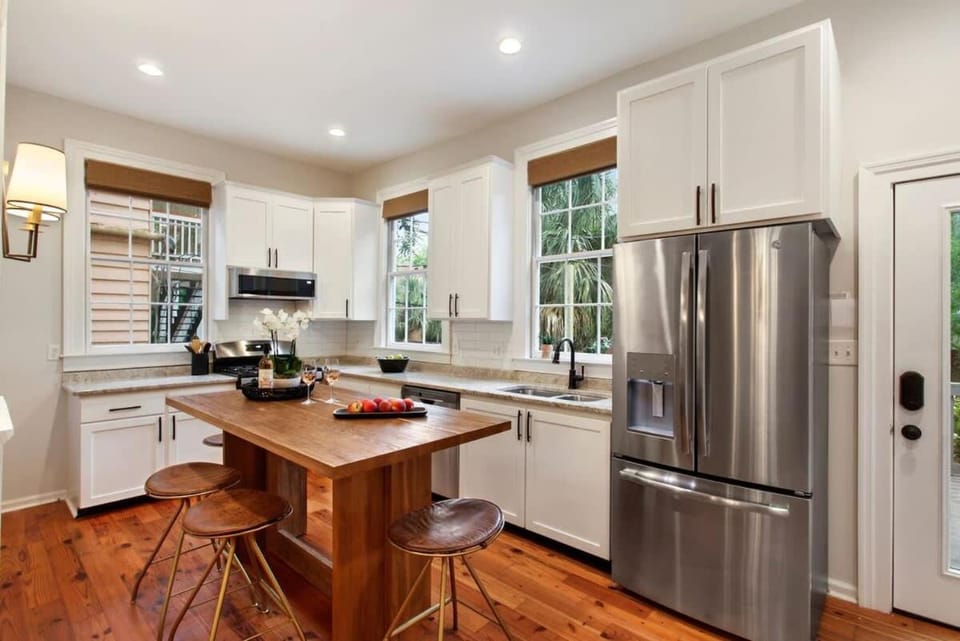 Chic Historic Home Private Patio House in Savannah
