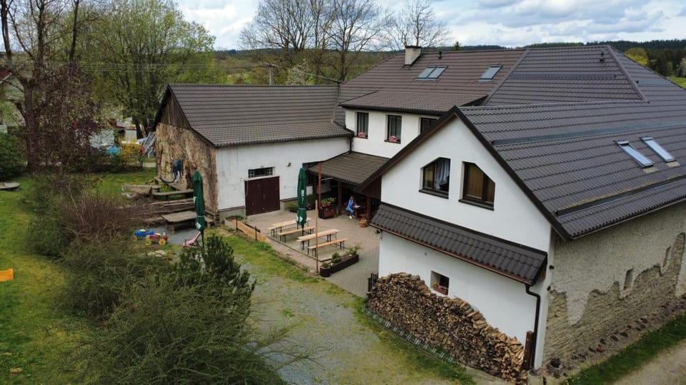 Property building, Restaurant/places to eat