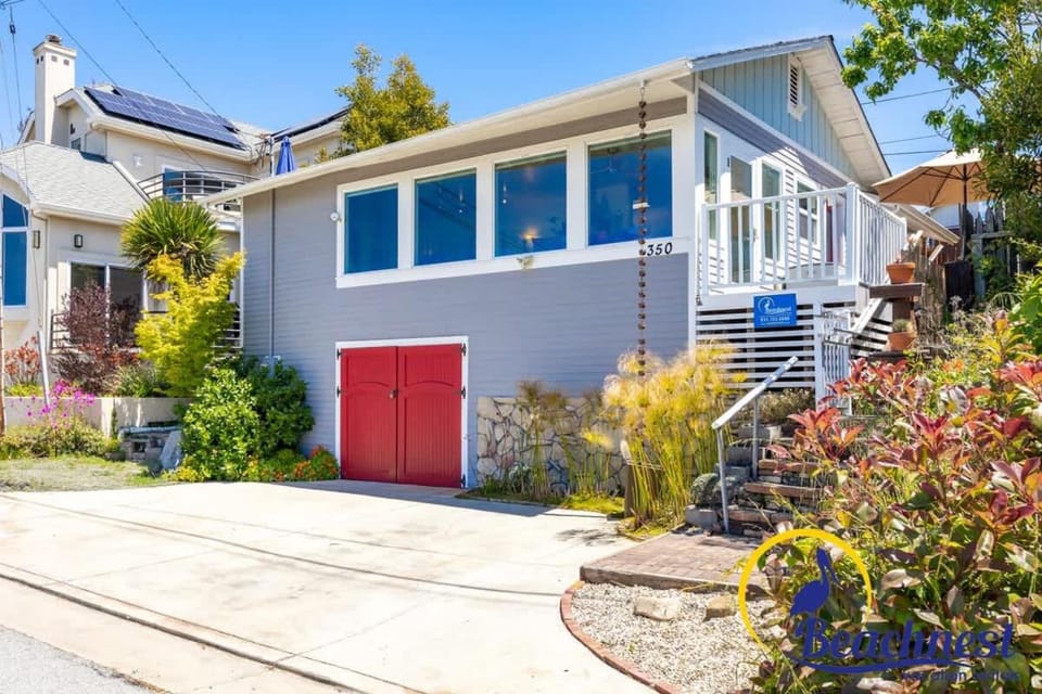 Snug Harbor House in Santa Cruz