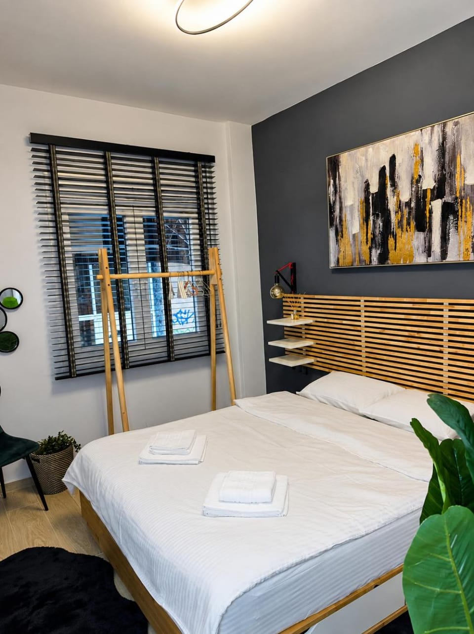 Bed, Photo of the whole room, Bedroom