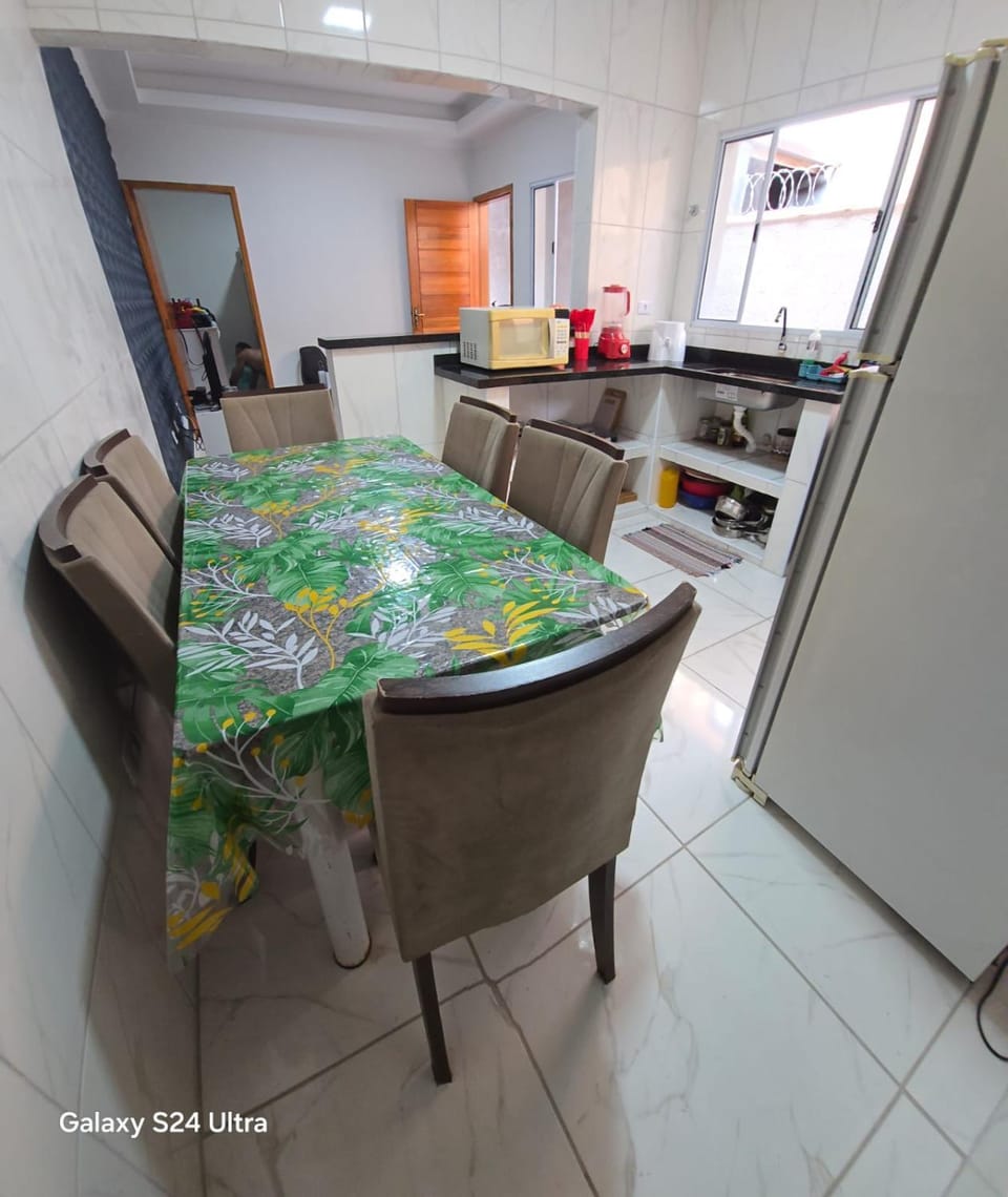 Kitchen or kitchenette, Dining area, oven, pet friendly, stove