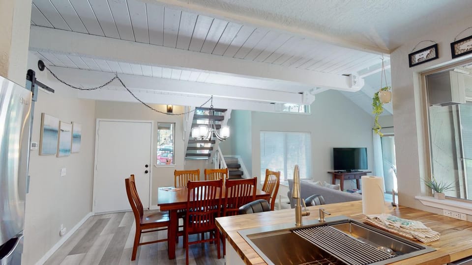 24 Tennis Village Apartment in Sunriver