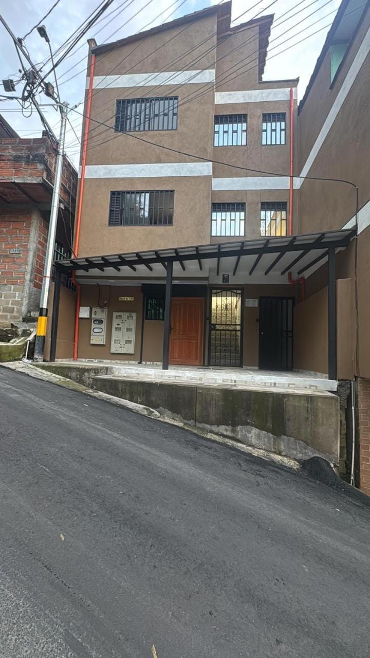 Apartamento Completo y Económico en El Poblado Apartment in Medellin