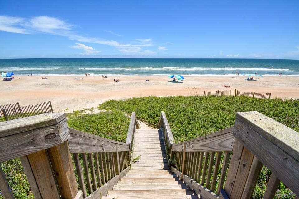Sundance-- Oceanfront 3BR cottage in Surf City, perfect for 10 guests! House in Surf City