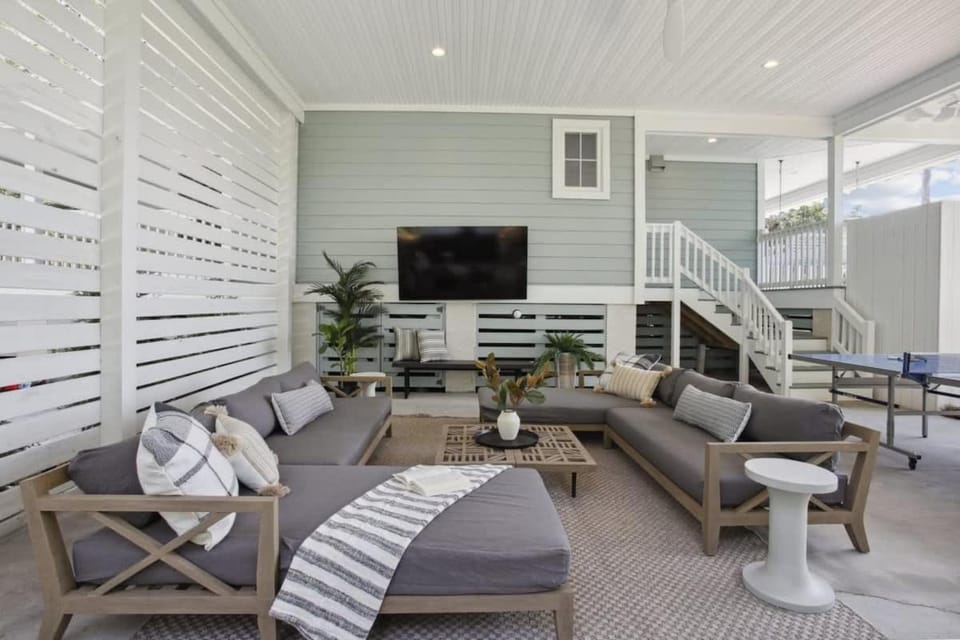 Waterfront Oasis Hot Tub & Game Room House in Wilmington Island