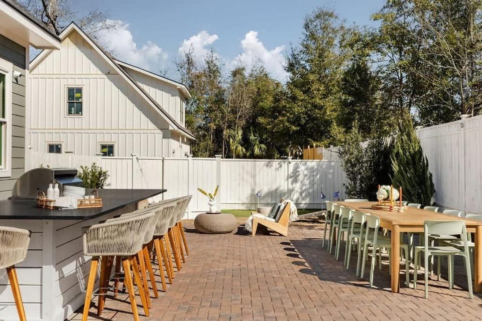 Spacious Savannah Home Pool Spa & Greens House in Savannah