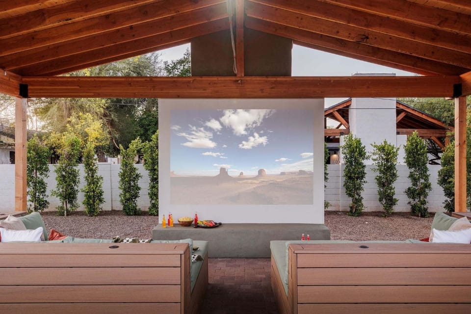Luxe Private Resort Compound Heated Pool and Spa House in Scottsdale