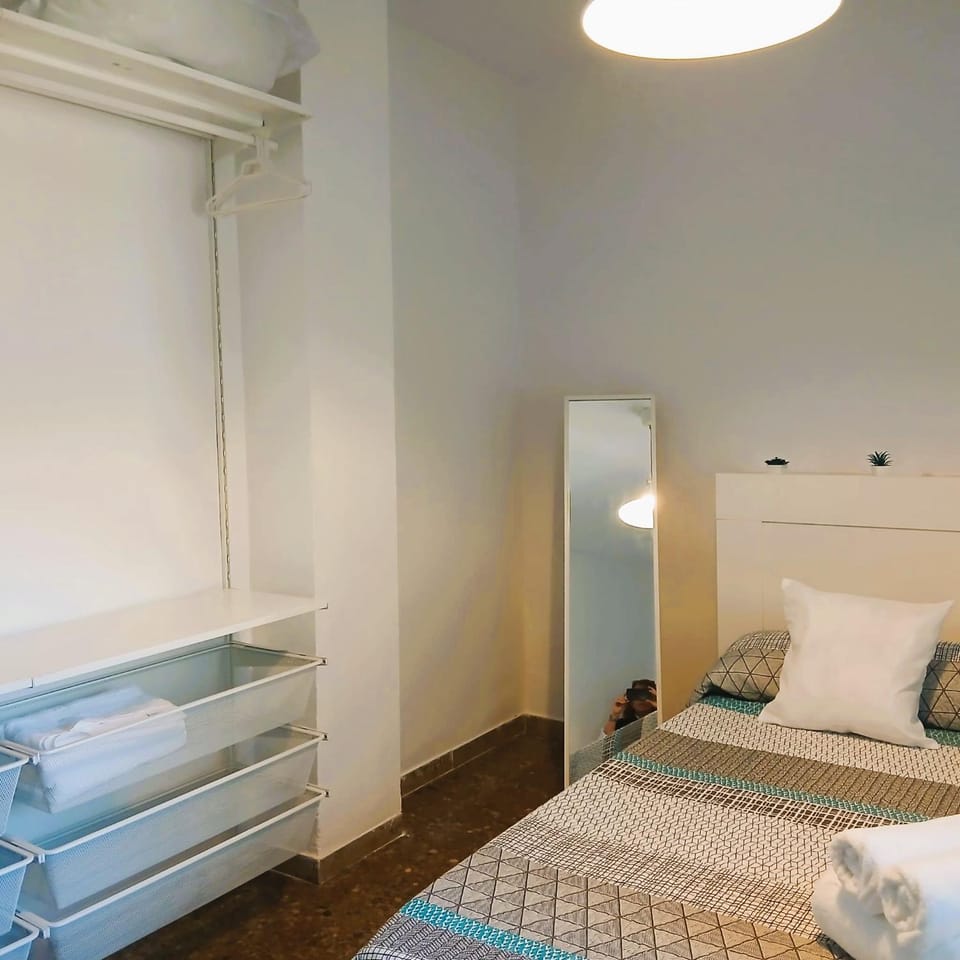 Bed, Photo of the whole room, Bedroom, towels