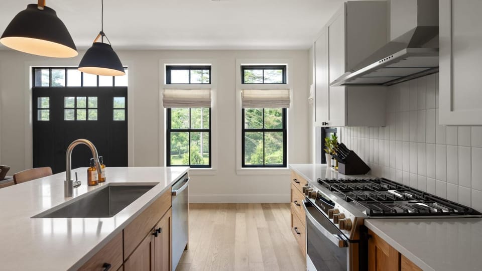 Luxury Stowe Townhome Near Downtow House in Morristown