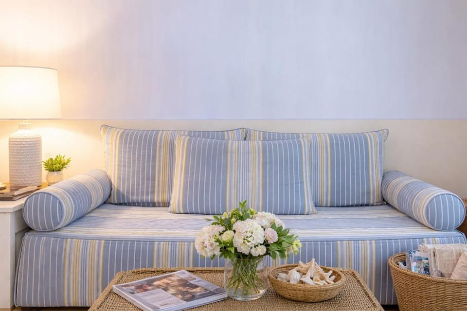 Premium Stay in Place des Lices Apartment in Saint-Tropez