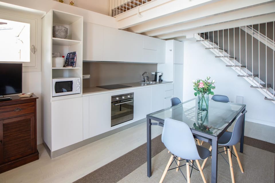 Kitchen or kitchenette, Living room