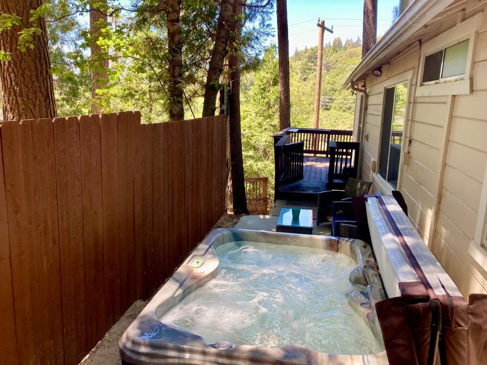 Crestline Charm House in Crestline
