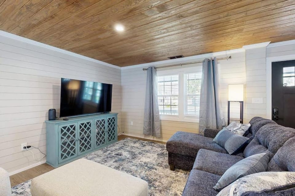 Coastal Retreat on Bay Street House in North Myrtle Beach