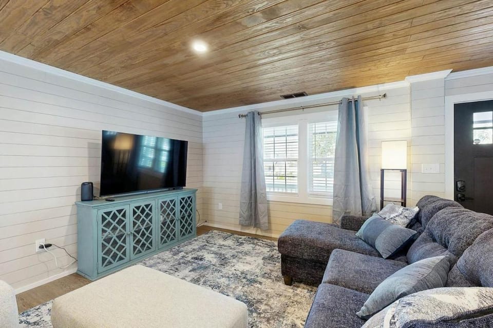 Coastal Retreat on Bay Street House in North Myrtle Beach