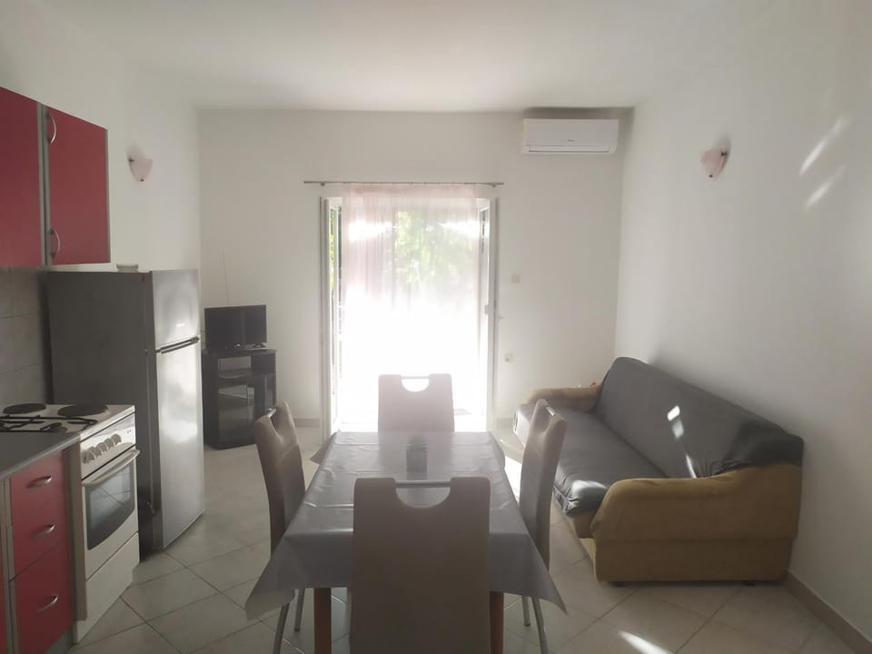 Living room, Seating area, Dining area, kitchen