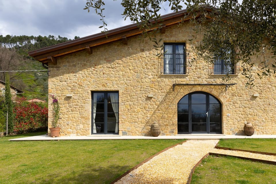 Casa Gabri Boutique B&B Tuscan Villa retreat Bed and Breakfast in Province of Massa and Carrara