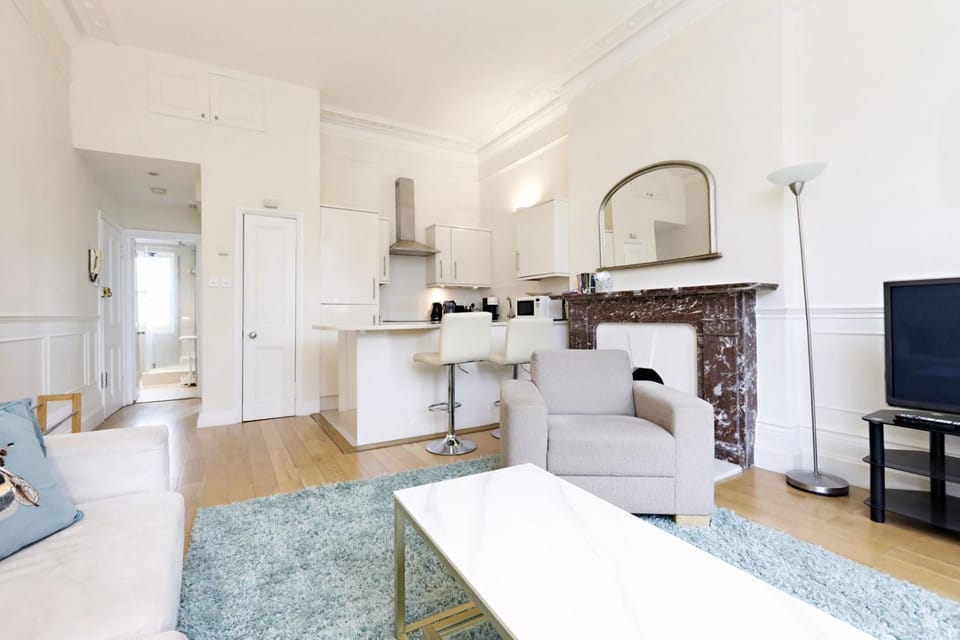 Chic & Cosy Notting Hill Apartment - 1 Bedroom Hideaway Apartment in City of Westminster