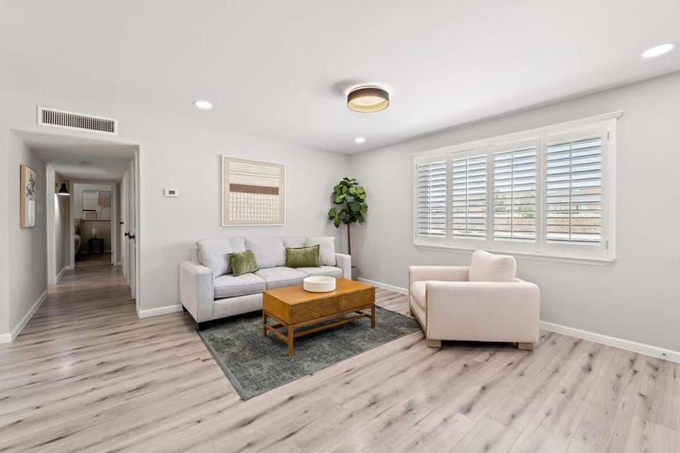 Stylish 3BR 2 Living Areas 10 Min to Airport House in Ciudad Juarez