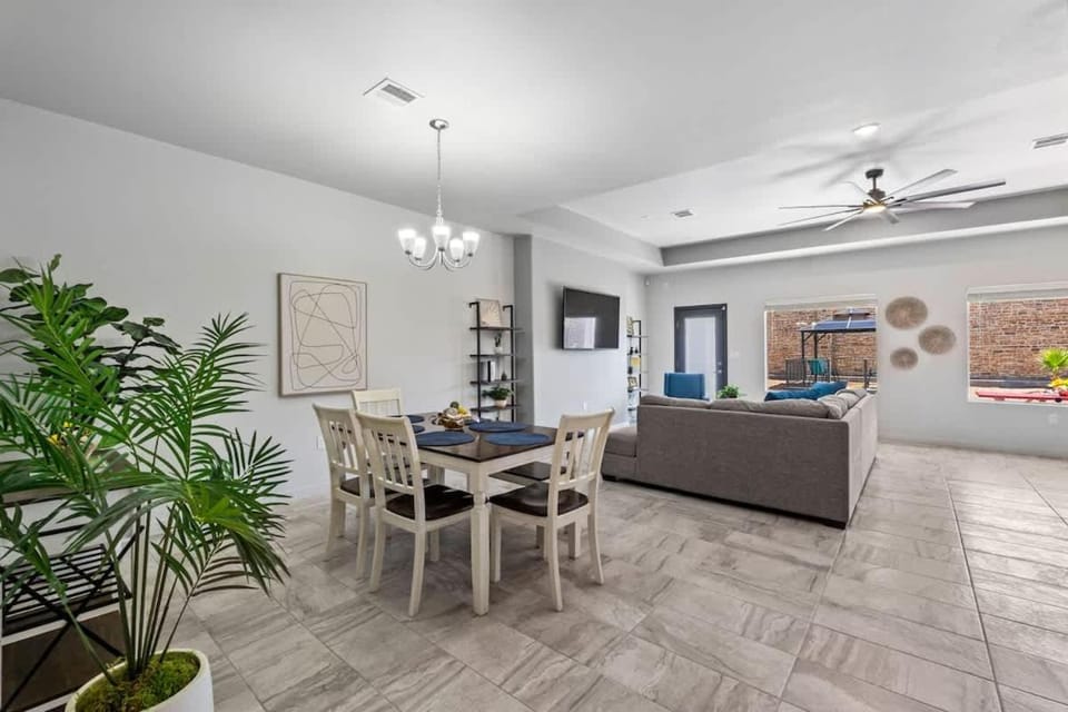 Texas Modern 4BR 3BA Home Gazebo Spacious Yard Villa House in El Paso