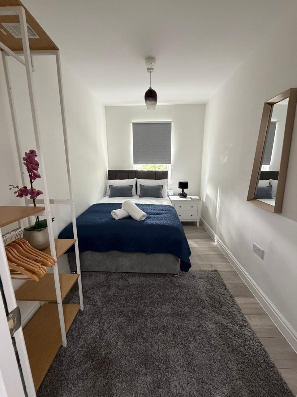 Modern 4 Bedroom Home ,Sleeps 9, prime location only 5 minutes walk to Tottenham Stadium House in London