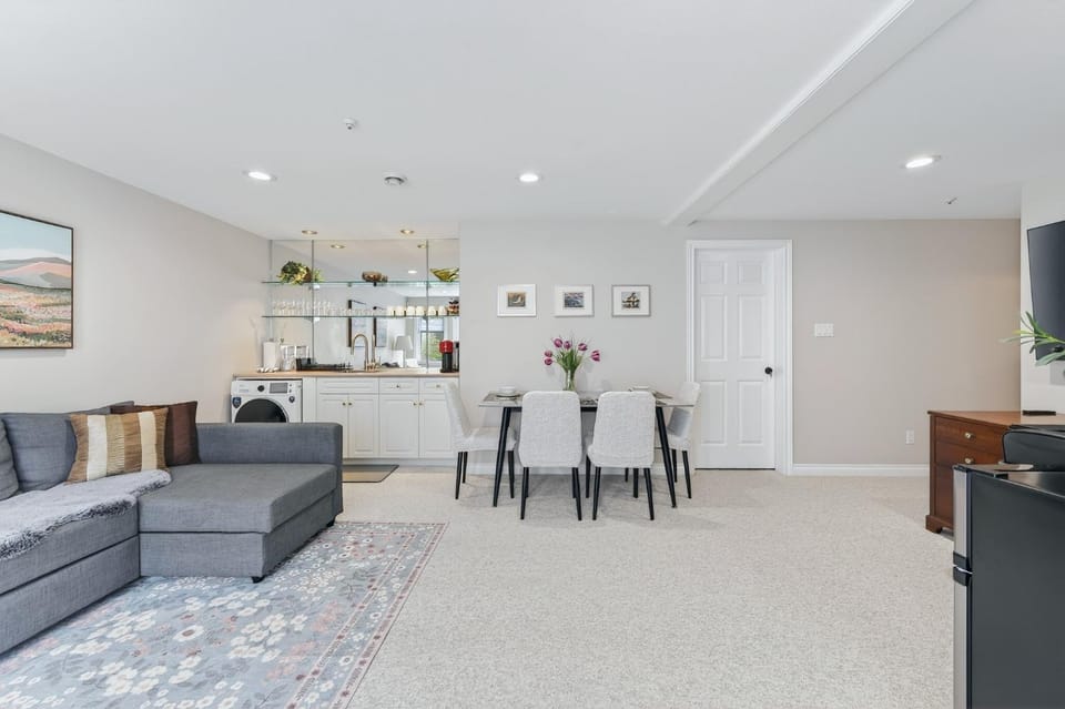 Coffee/tea facilities, Living room, Dining area, washing machine, dryer