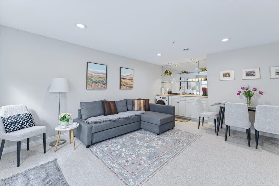 Seating area, Dining area, washing machine, dryer