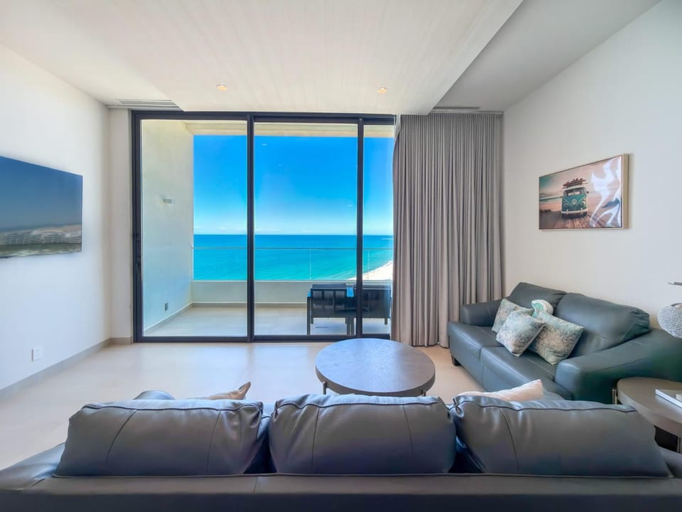 Beachfront 1BR High-Floor Panoramic Views Apartment in Rocky Point