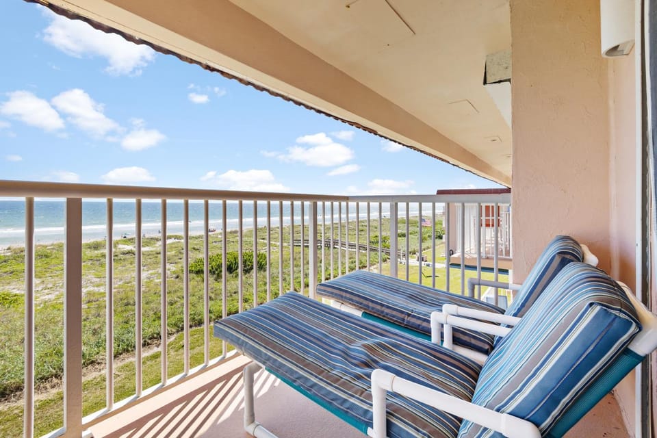 Patio, Day, View (from property/room), Balcony/Terrace, Sea view, sunbed