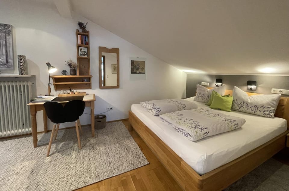 Photo of the whole room, Bedroom