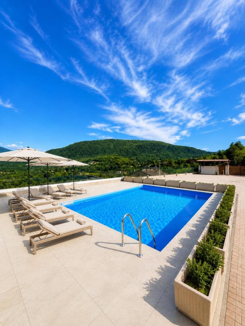 Day, Natural landscape, Mountain view, Pool view, Swimming pool, sunbed