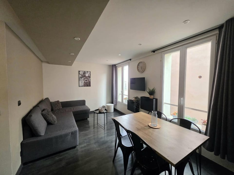 Appartement 2 pièces 4 personnes au cœur du village St étienne de Tinée Apartment in Saint-Étienne-de-Tinée